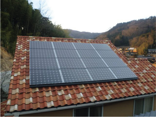 クールアースの太陽光発電の施工事例02