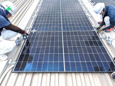 茂山組の太陽光発電の施工事例01